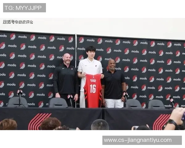 杨瀚森训练中展现神奇三分球网友称其进步显著不应被忽视