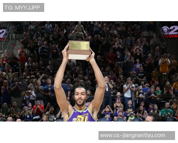 戈贝尔力争第五个最佳防守球员奖全力提升球队防守实力 戈贝尔力争第五个最佳防守球员奖全力提升球队防守实力