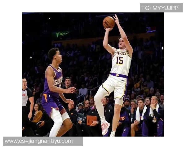 布克称赞马克威廉姆斯攻防两端表现出色球队急需他的贡献