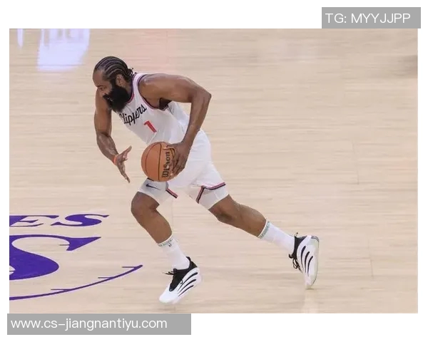 快船半场微弱领先火箭祖巴茨表现出色杜兰特状态低迷仅得7分