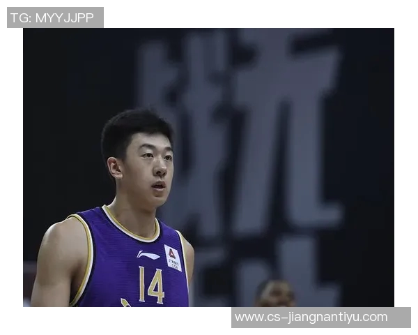 约老师称赞球队三节打卡表现出色各司其职展现团队默契与实力