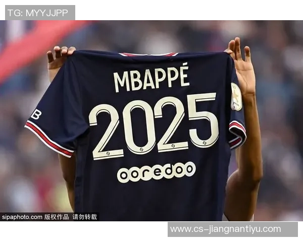 巴黎新赛季第四款球衣发布黑色主调搭配炭灰与玫瑰色渐变设计