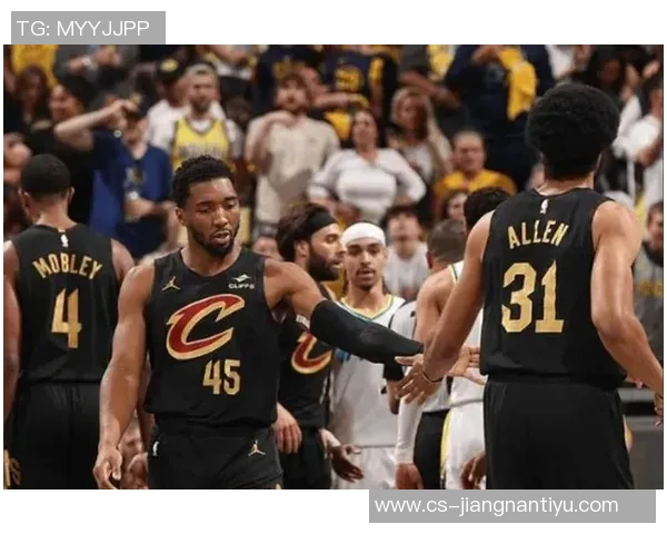 米切尔单节神勇表现6中6砍下13分带队单节狂轰41-31迅速拉开分差 米切尔单节神勇表现6中6砍下13分带队单节狂轰41-31迅速拉开分差